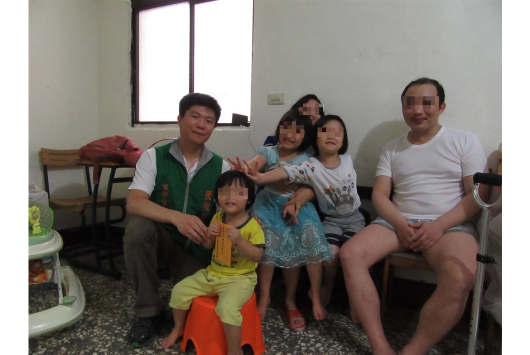 張榮發基金會協助阿華家購買家具