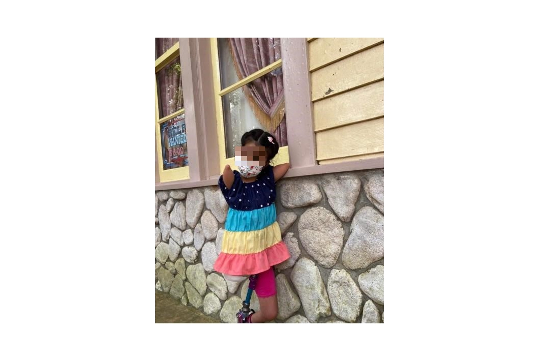 吳小妹出生就沒有雙手僅有左腿3個腳趾頭