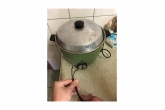 02二手電鍋插頭電線脫落恐有安全疑慮