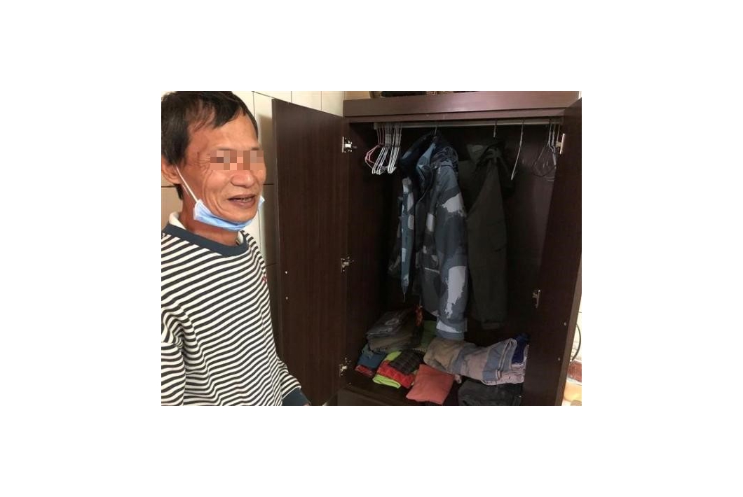 07衣櫃內終於有2件保暖外套