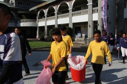 Sponsored Hsinchu County Guanxi Junior High School Baseball Team’s community cleanup