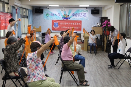 Chang Yung-Fa Charity Foundation teamed up with Taipei Medical University to host the Taipei City Hui’an Village Youths and Elders Dine Together event for the Dragon Boat Festival Celebration