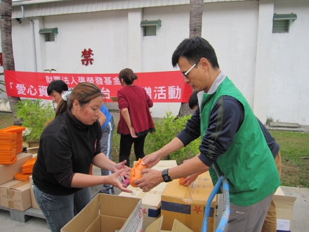 辦理「愛心資源流通平台」專案-轉贈航空二手餐具予高雄慈善團體