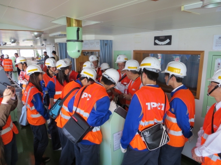 高雄岡山農工職場參訪長榮海運貨櫃輪與訓練中心
