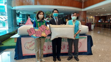 Pay it forward: pillow donation ceremony